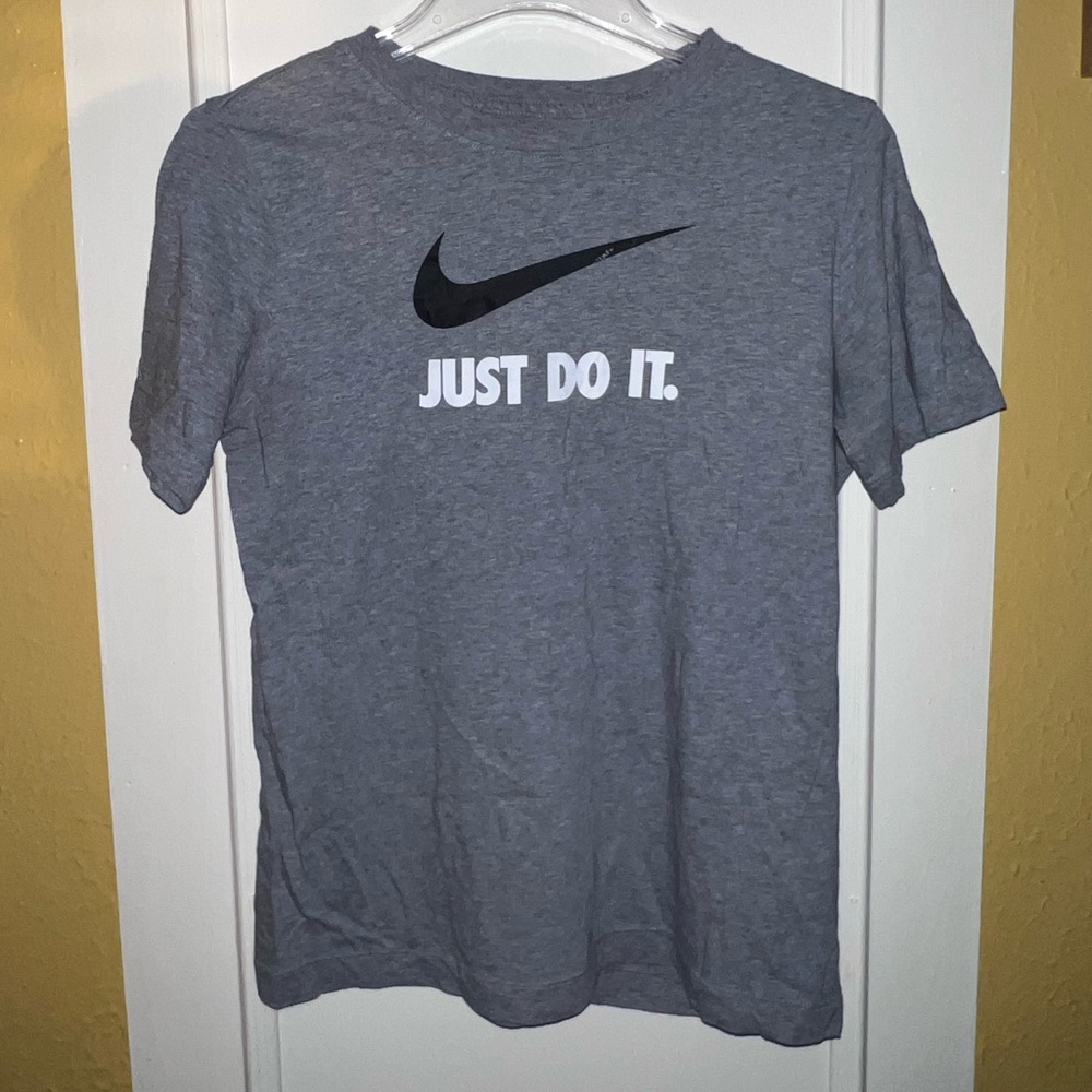 Nikes Girls T-shirt